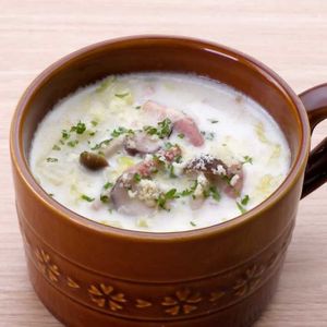「きのこと白菜のクリームスープ」のレシピ動画