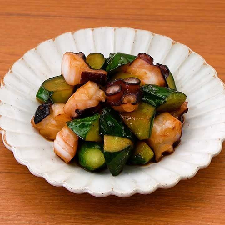 たこときゅうりのガーリック醤油炒め