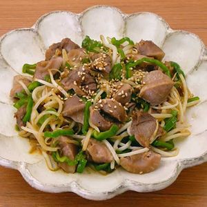 「砂肝ともやしのピリ辛炒め」のレシピ動画