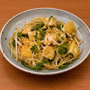 もやしと豆腐のピリ辛炒め