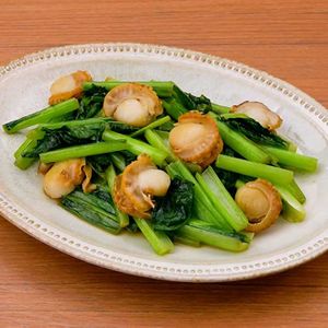 「小松菜とホタテのバター醤油炒め」のレシピ動画