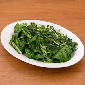 「春菊と水菜の中華風サラダ」のレシピ動画