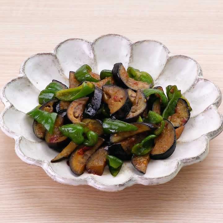 お肉なしでもおいしい♪なすとピーマンを使ったおすすめレシピ8選