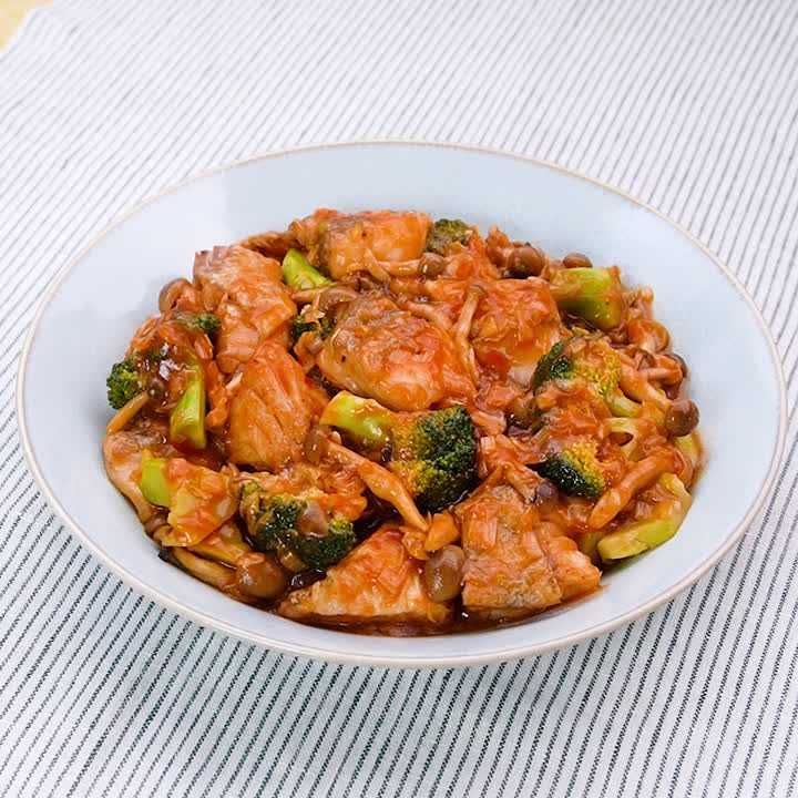 タラとブロッコリーのチリソース炒め