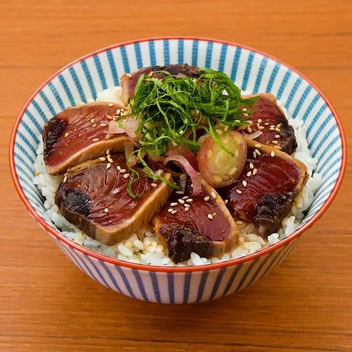 カツオのたたきの漬け丼