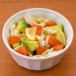 「蒸し鶏とアボカドのマリネ」のレシピ動画