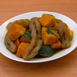 「かぼちゃとこんにゃくの煮物」のレシピ動画
