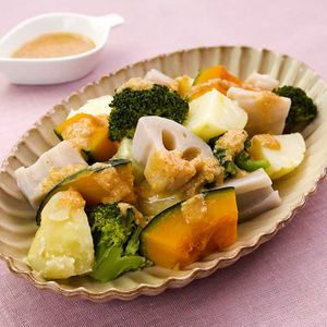「蒸し野菜のサラダ」のレシピ動画