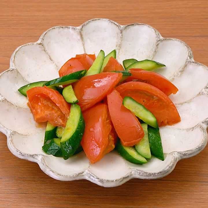 トマトときゅうりの炒め物