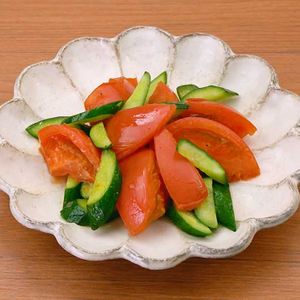 トマトときゅうりの炒め物