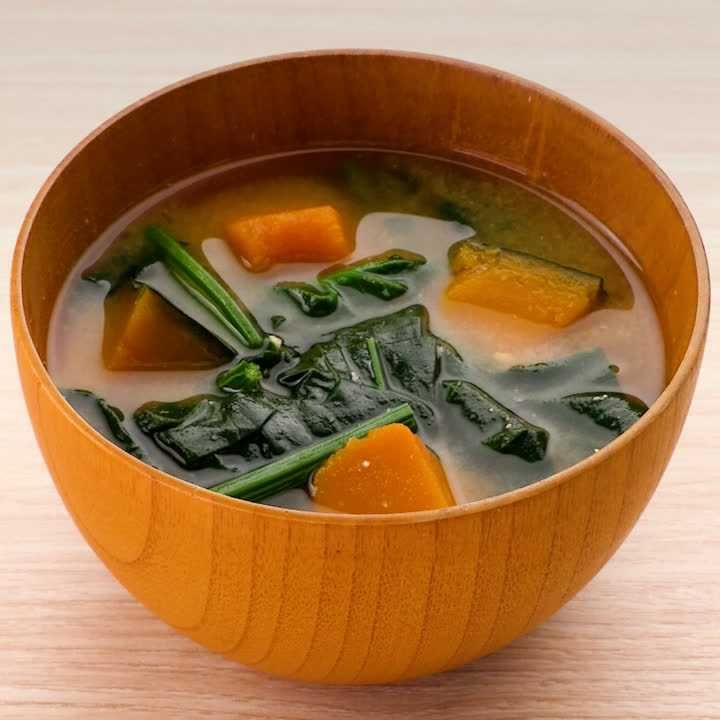 かぼちゃとほうれん草の味噌汁