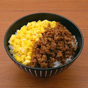 彩りきれい 三色そぼろ丼のレシピ動画 作り方 Delish Kitchen