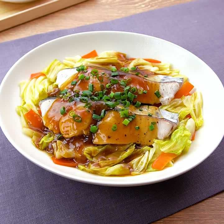 蒸しサワラと春キャベツの中華あんかけ