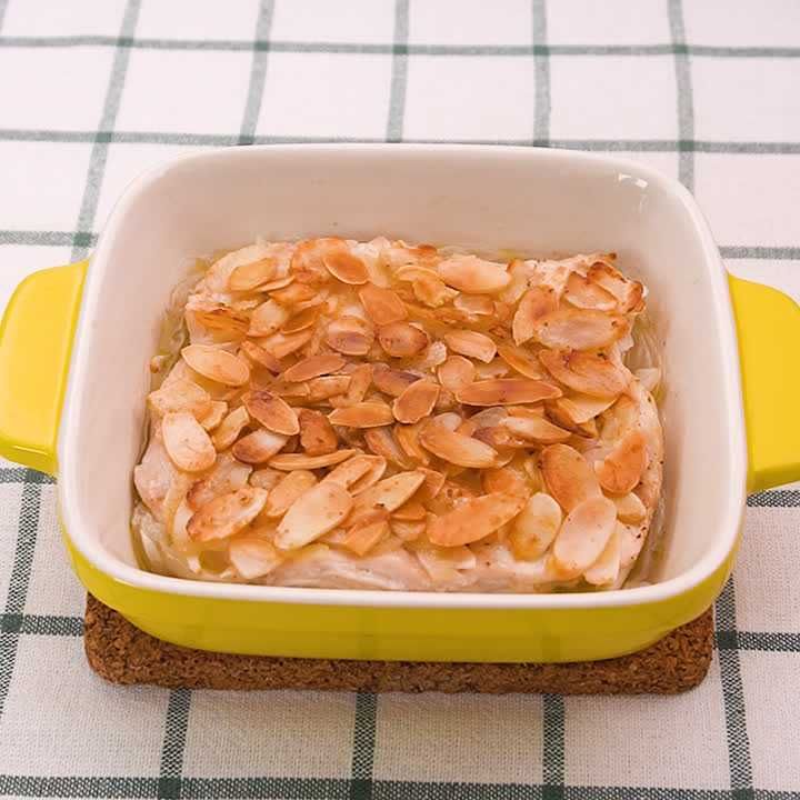 鶏むね肉のアーモンド焼き