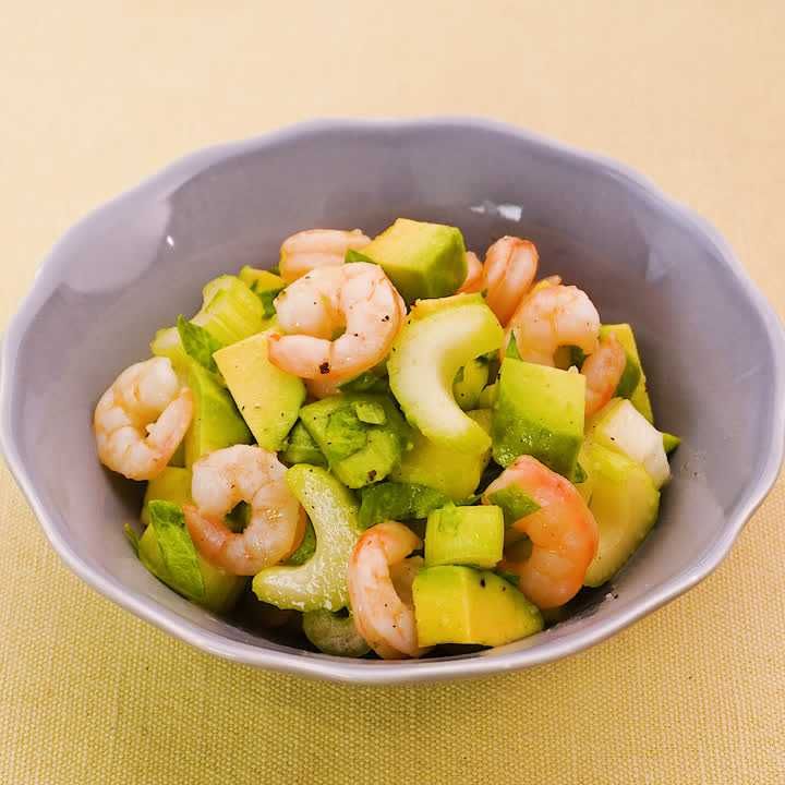 えびとセロリのアボカドサラダ