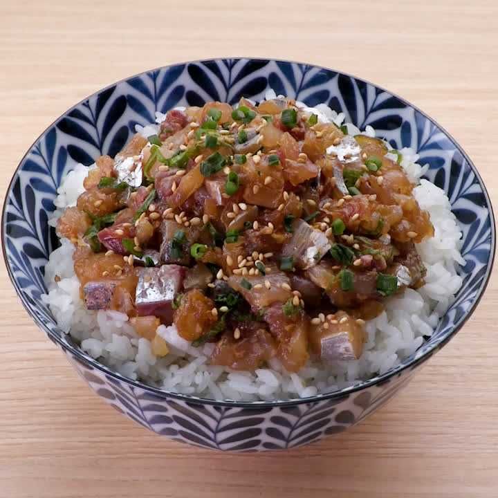 アジのたたき丼