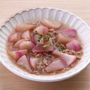 「赤カブの煮物」のレシピ動画