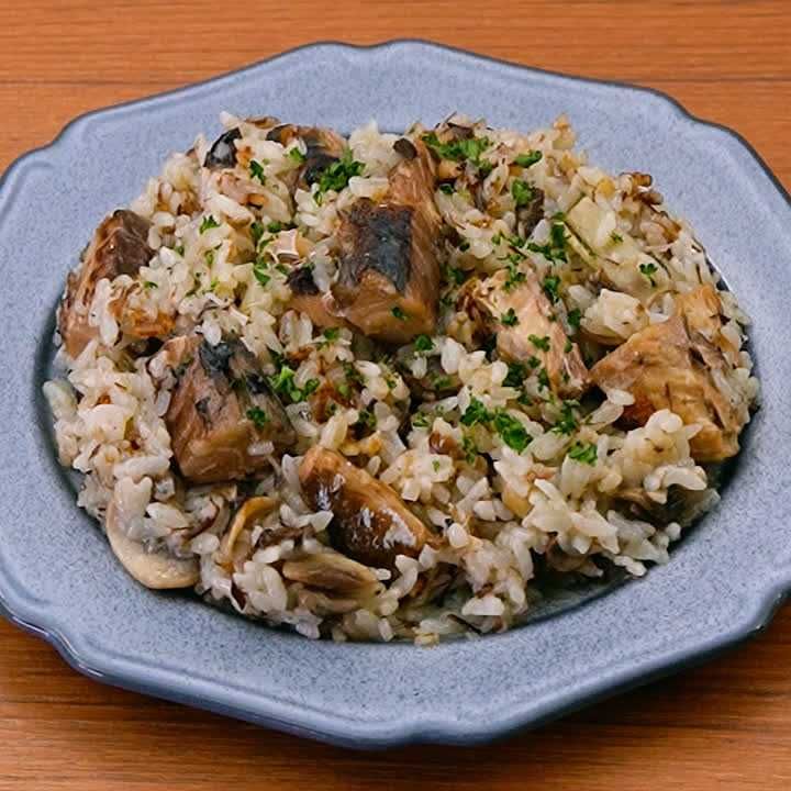 サバ缶でピラフ