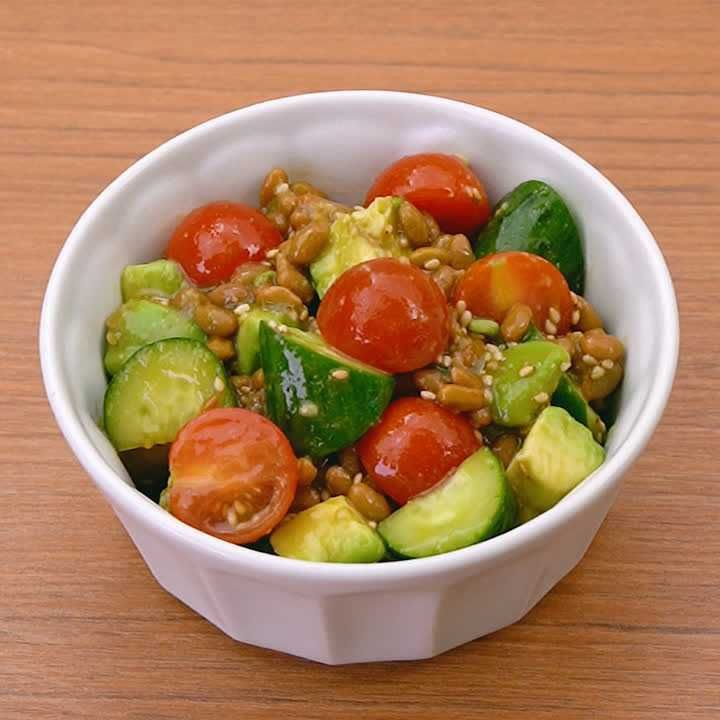 納豆とアボカドのサラダ