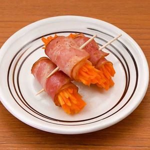「にんじんのベーコン巻き」のレシピ動画