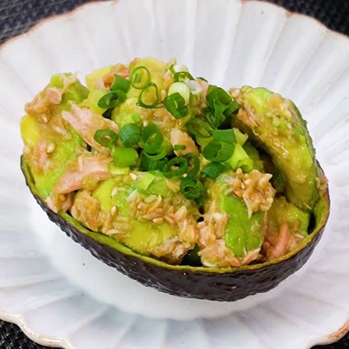 やみつきアボカド