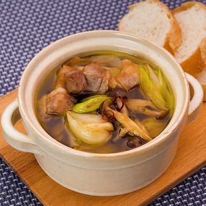 豚肉のアヒージョ