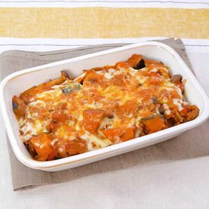「合いびき肉とかぼちゃのカレーグラタン」のレシピ動画