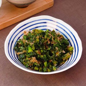 「大根の葉の炒め物」のレシピ動画