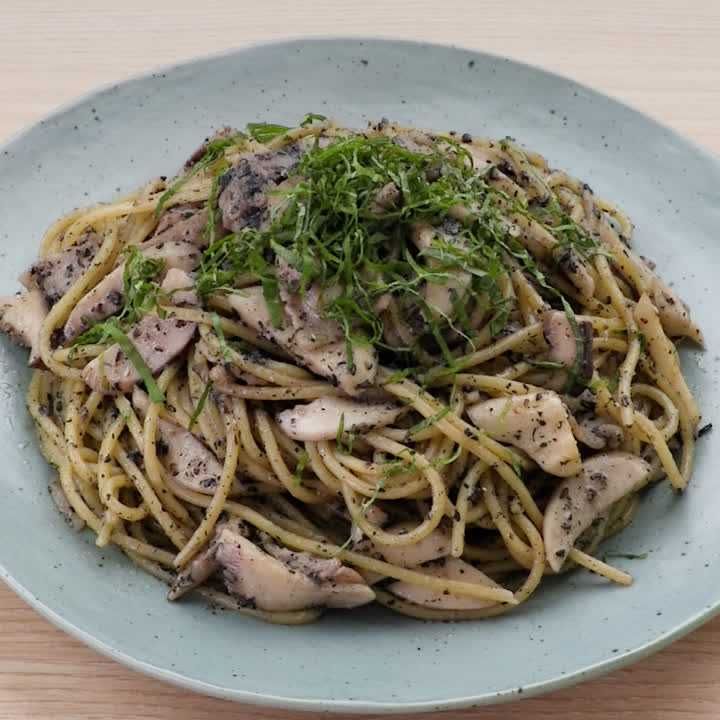 豚肉と大葉の黒ごまパスタ
