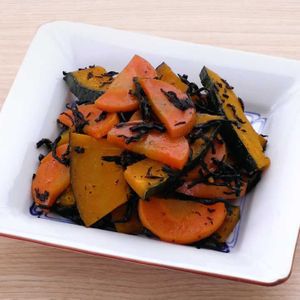 「かぼちゃとにんじんのひじき煮」のレシピ動画