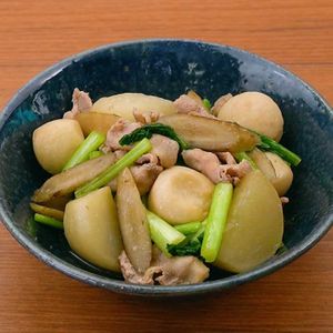 「豚バラと根菜の甘辛煮」のレシピ動画