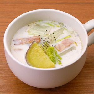 「さつまいもと白菜のミルクスープ」のレシピ動画