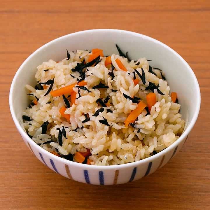 ひじきとしらすの炊き込みごはん