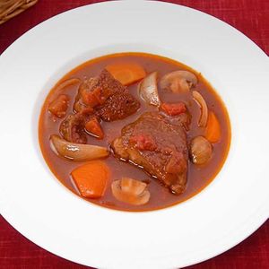 豚肩ロースの赤ワイン煮込み