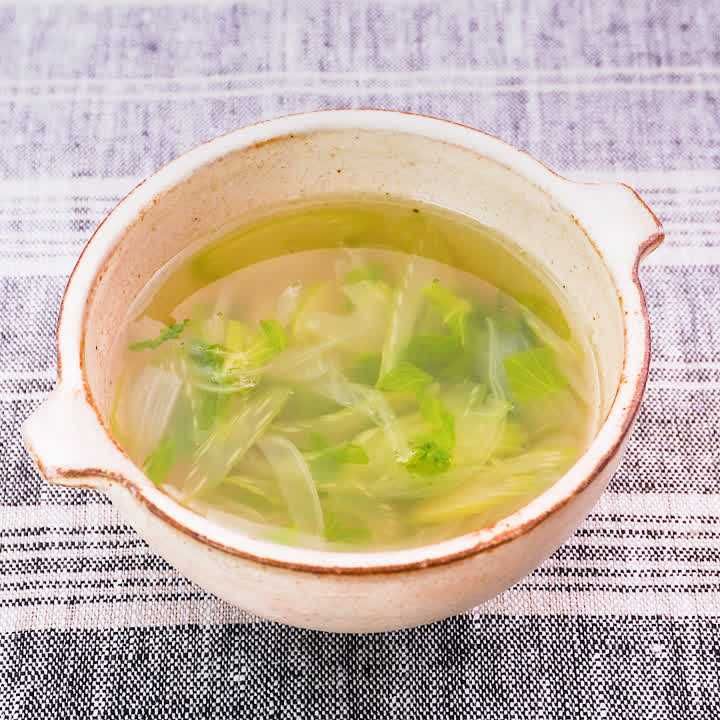 セロリと玉ねぎの中華スープ