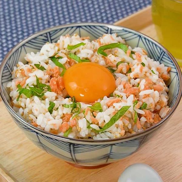 【鮭丼】人気レシピ20選!作りたいが見つかる♪の人気レシピ・作り方 | デリッシュキッチン