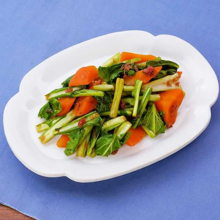 にんじんとかぶの葉の梅和え