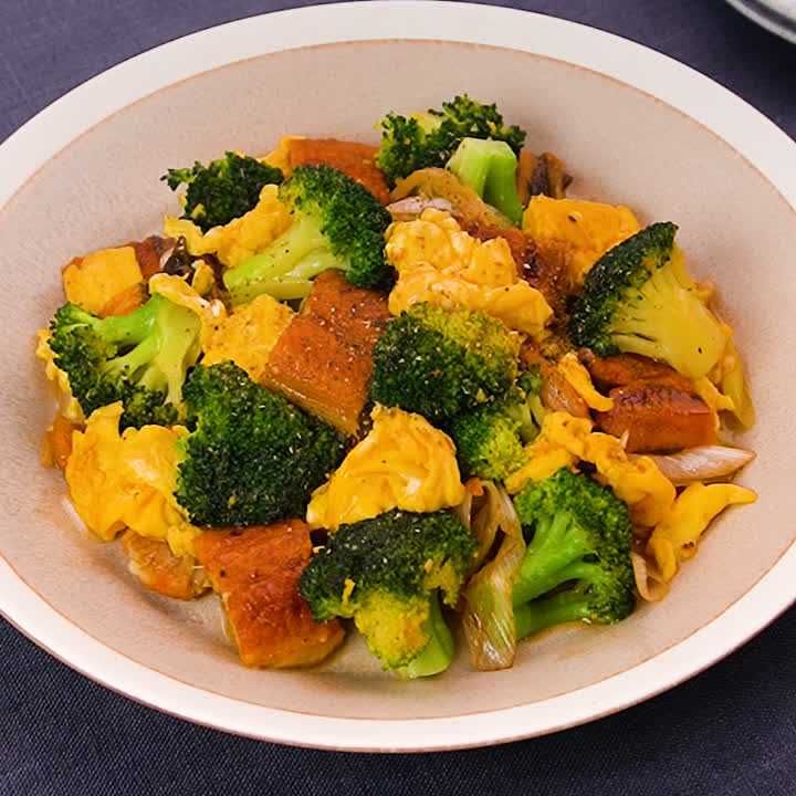 うなぎとブロッコリーの卵炒め