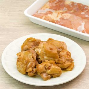 「下味冷凍 鶏もも肉の梅オイスター焼き」のレシピ動画
