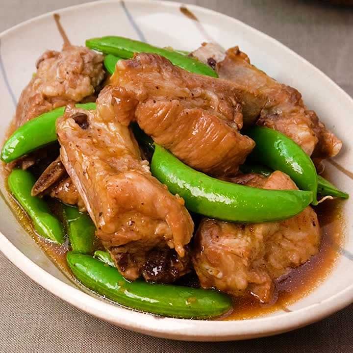 スペアリブとスナップエンドウの煮込み