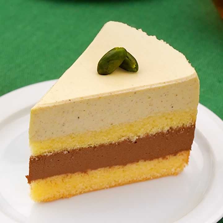 マイスイーツカード ピスタチオのスポンジケーキ お店のような味！ ピスタチオムースケーキのレシピ動画・作り方 | デ