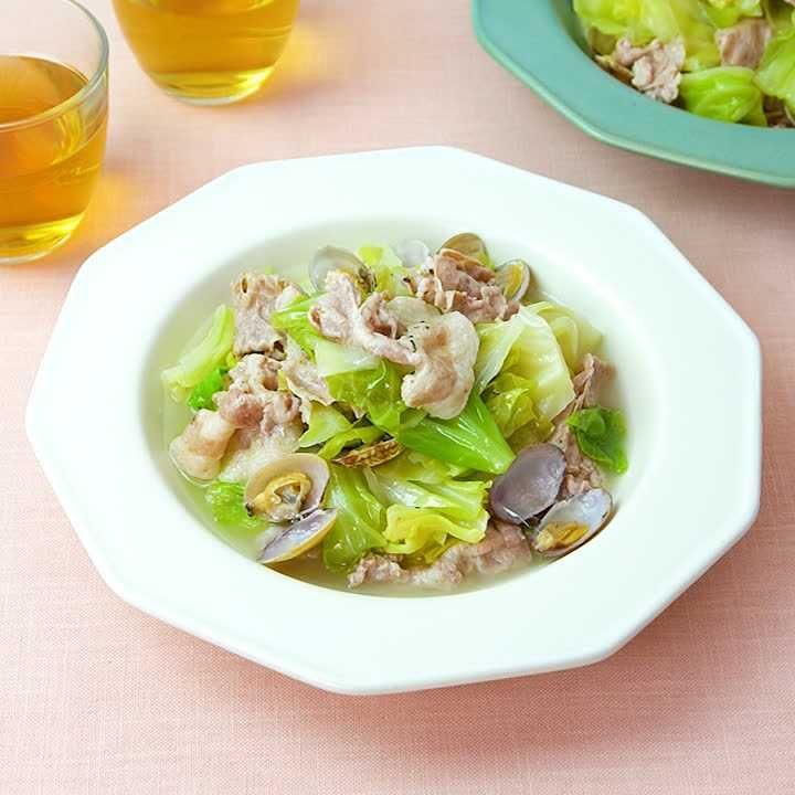 豚肉とあさりの春キャベツ重ね蒸し