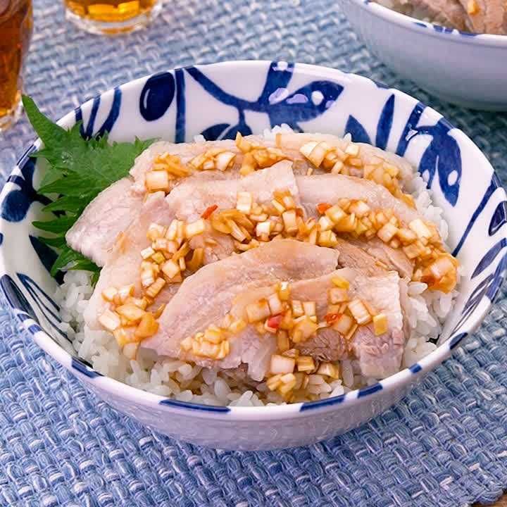 ピリ辛蒸し豚丼