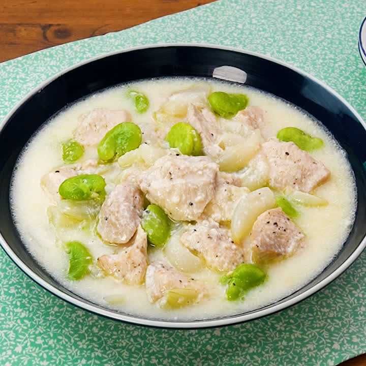 鶏むねとそら豆のヨーグルトミルク煮