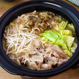 豚肉とキャベツの味噌鍋