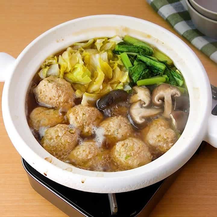 ふわふわ食感 豆腐入り鶏団子鍋のレシピ動画 作り方 Delish Kitchen