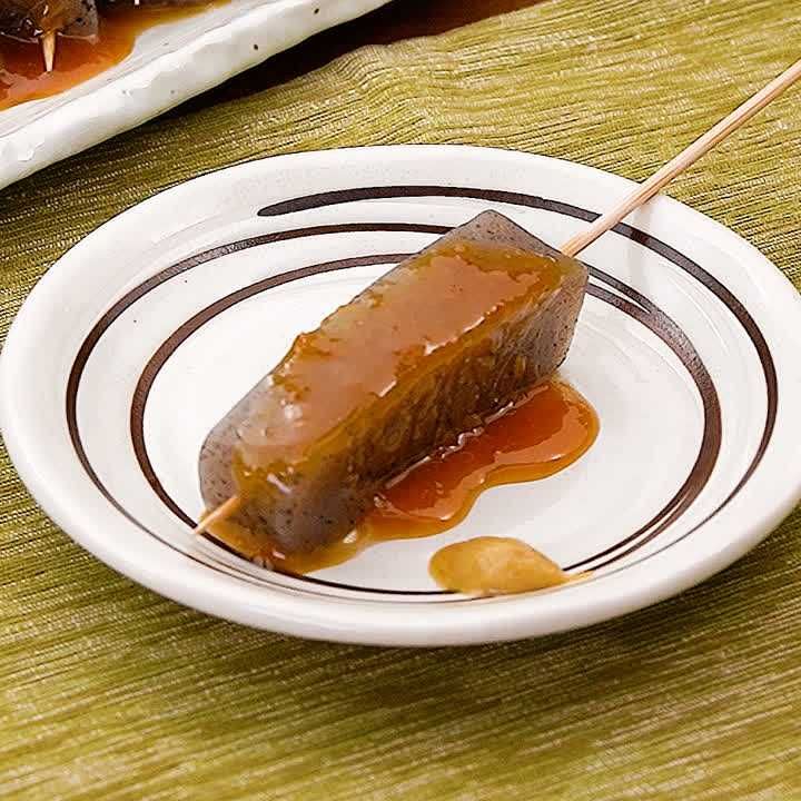 味噌ダレはこの黄金比で決まり！こんにゃくの味噌田楽レシピ | デリッシュキッチン