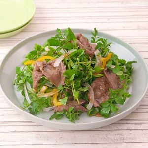 「牛肉とクレソンのサラダ」のレシピ動画