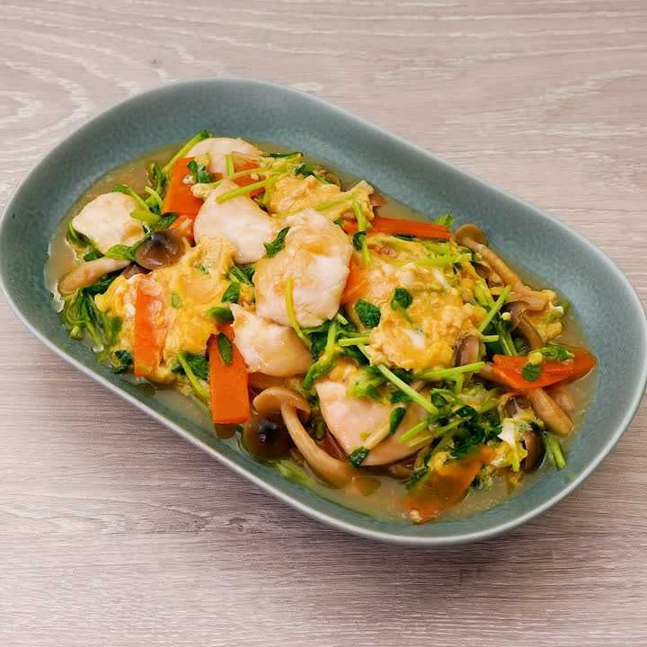 ささみと豆苗の卵とじ