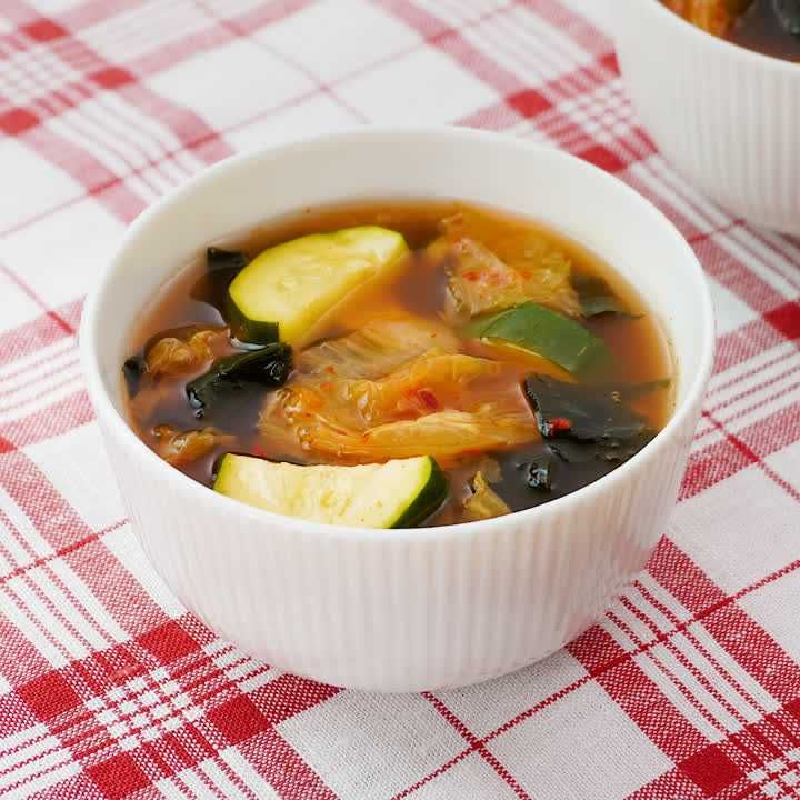 ズッキーニのキムチスープ